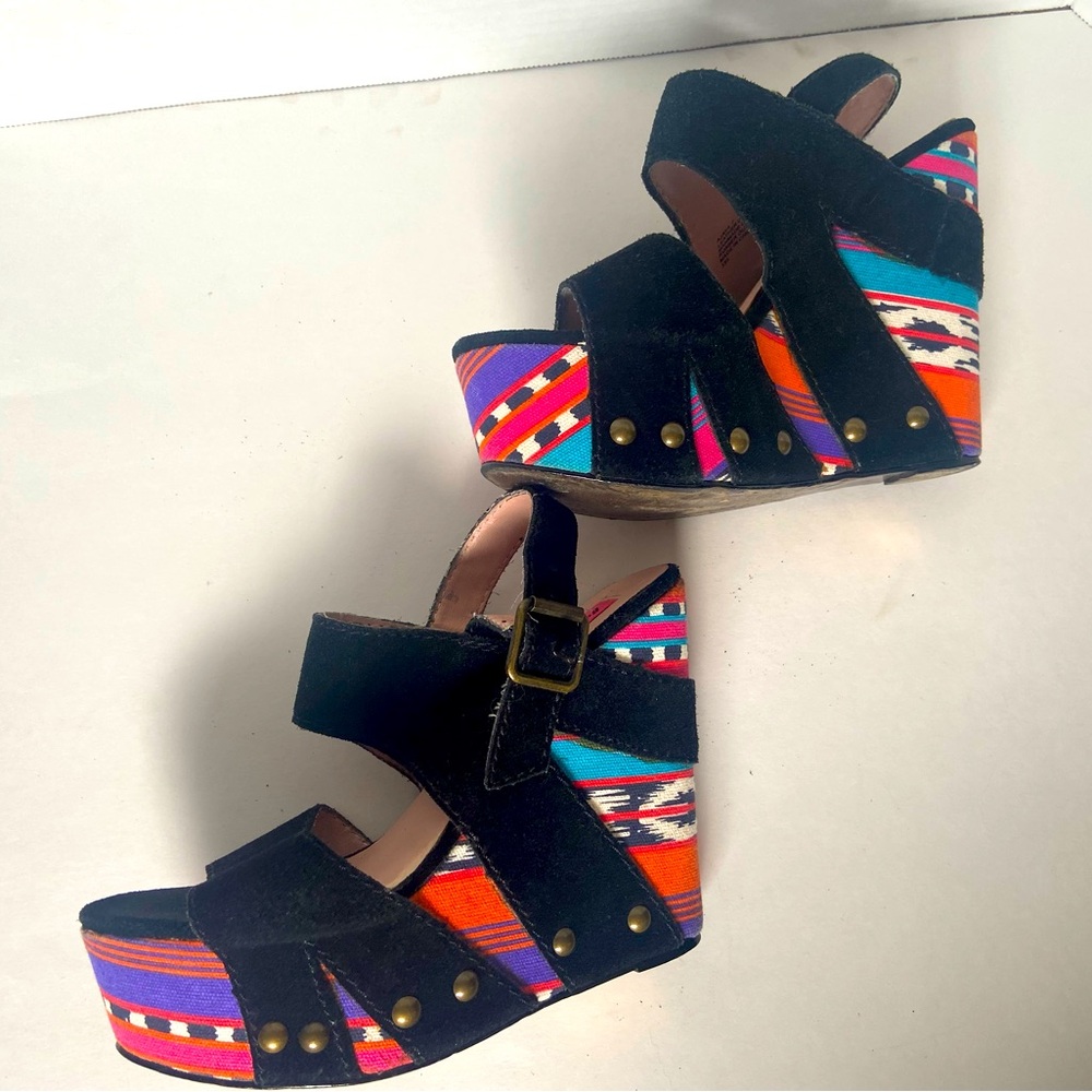 Betsey Johnson Strappy Black Suede Platform Size 7 Chunky Boho Indie Festival